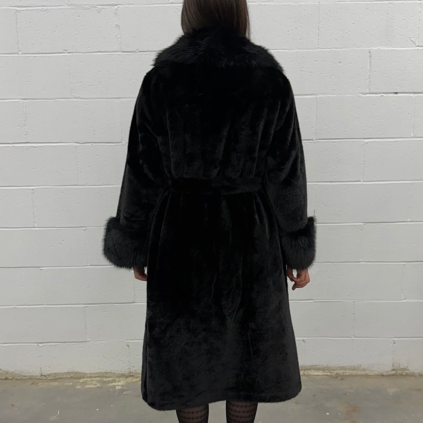 Long Fur Coat V959
