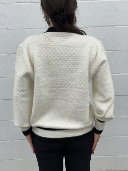 V1533 Black & White Knit Cardigan