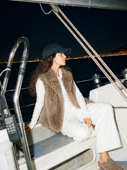 Y982 Fur Vest