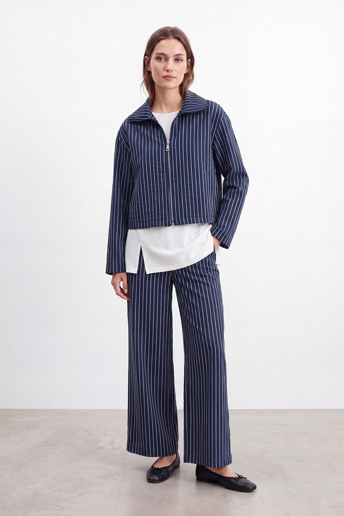 Women's Zip Collar Striped Basic Set - Navy-Ecru