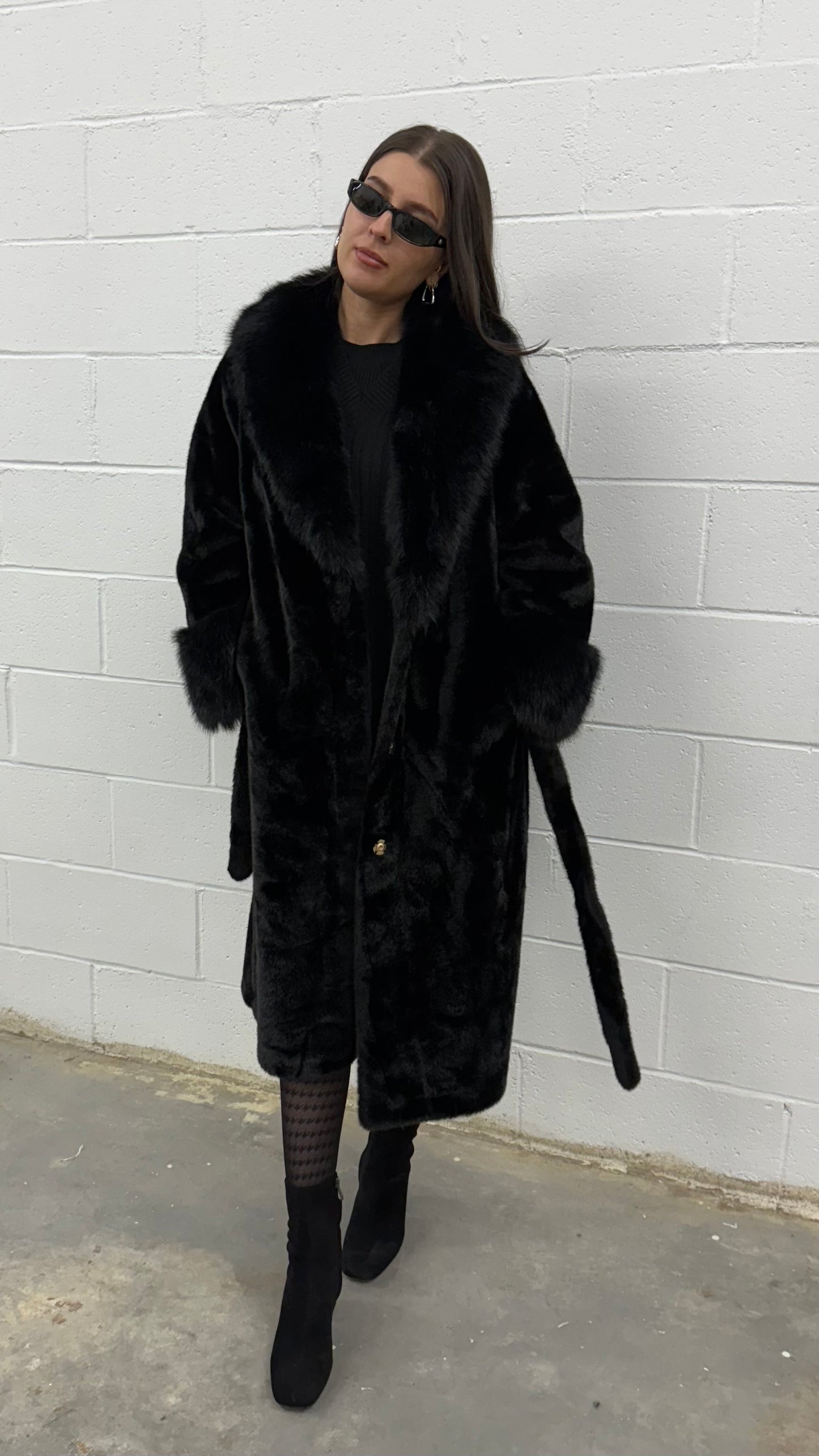 Long Fur Coat V959