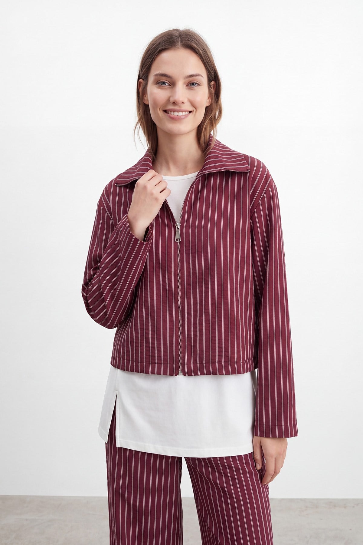Women's Zip Collar Striped Basic Set - Burgundy-Ecru
