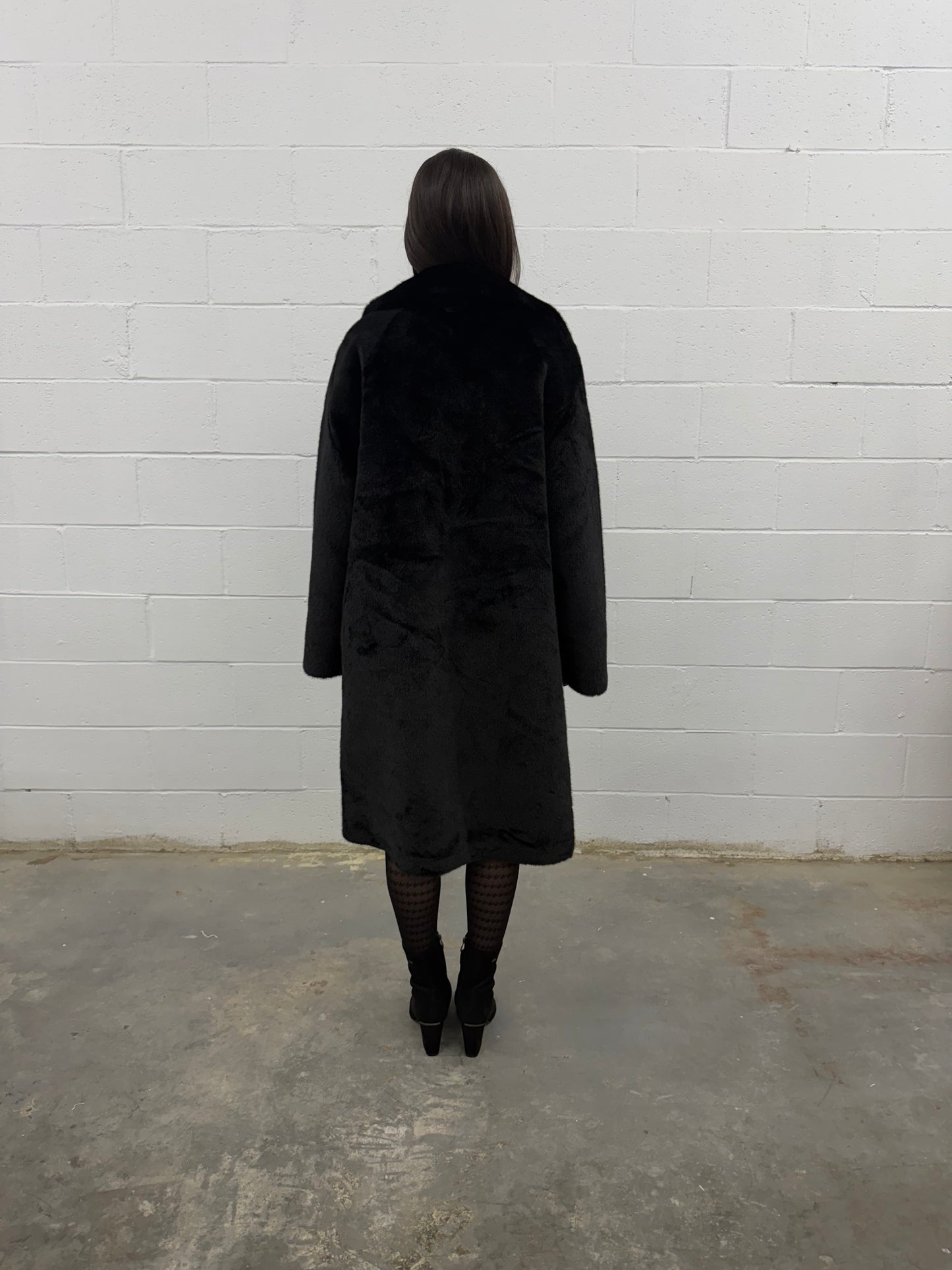 Long Fur Coat V965