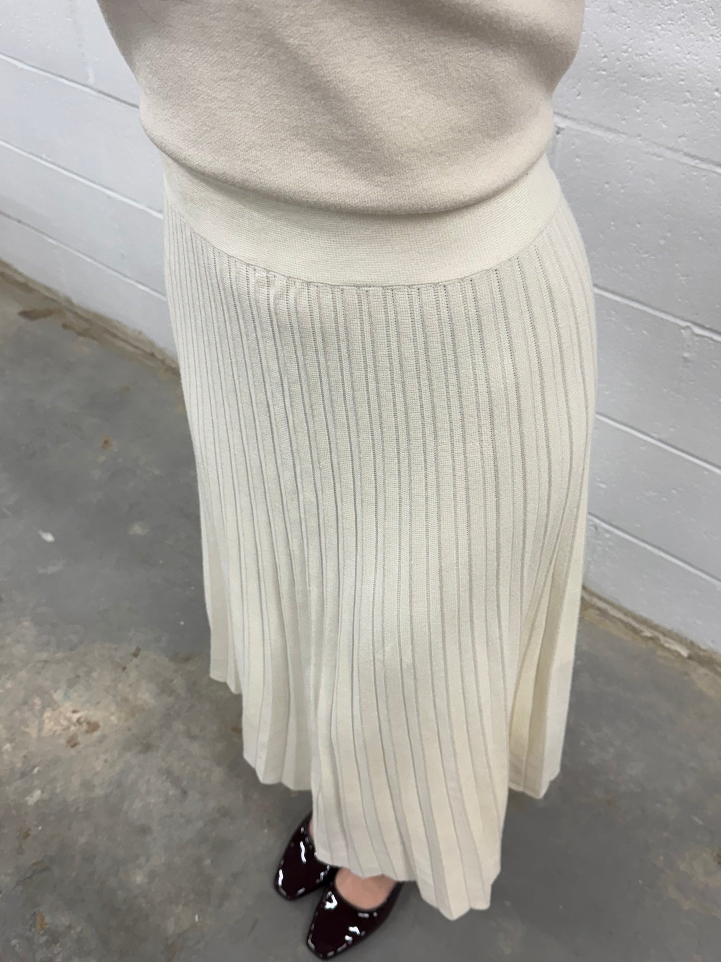 Women's Knit Midi Skirt Pleated Modest Skirt - One Size