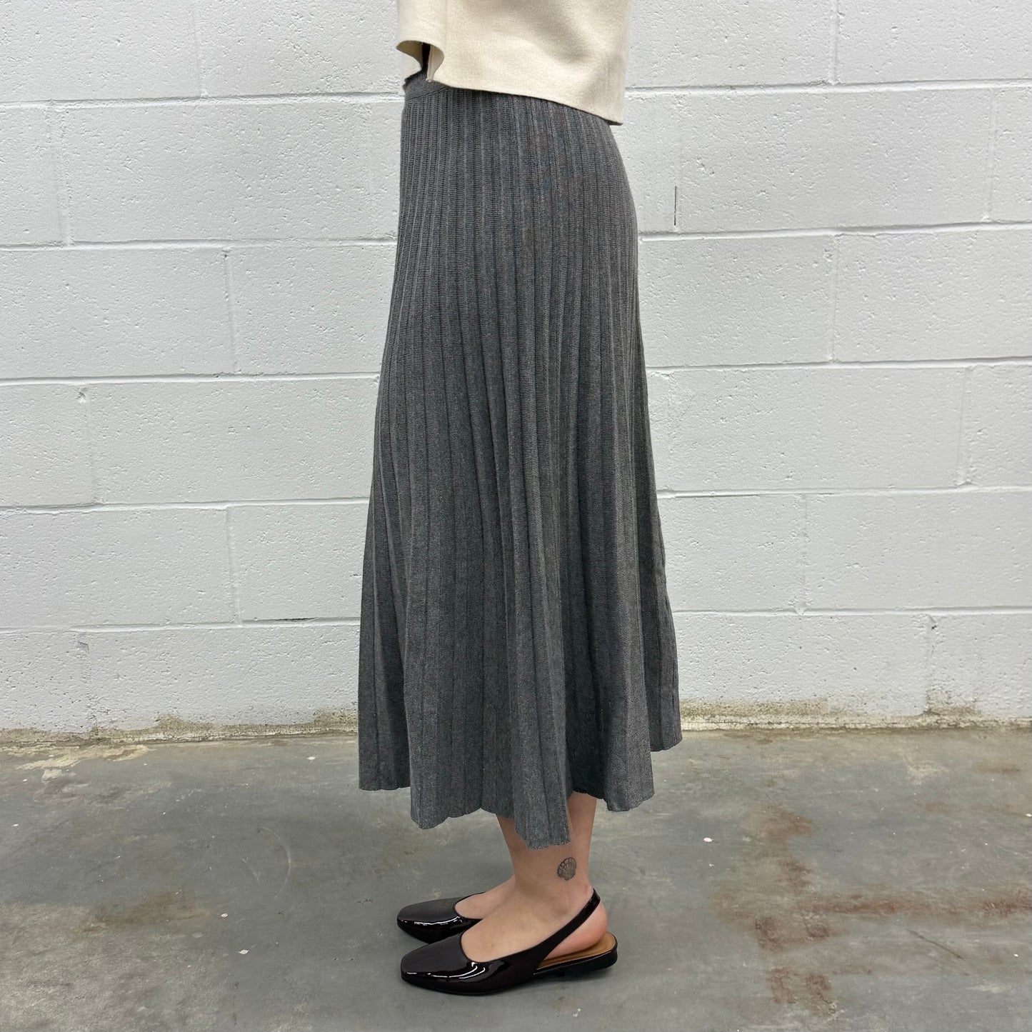 Women's Knit Midi Skirt Pleated Modest Skirt - One Size