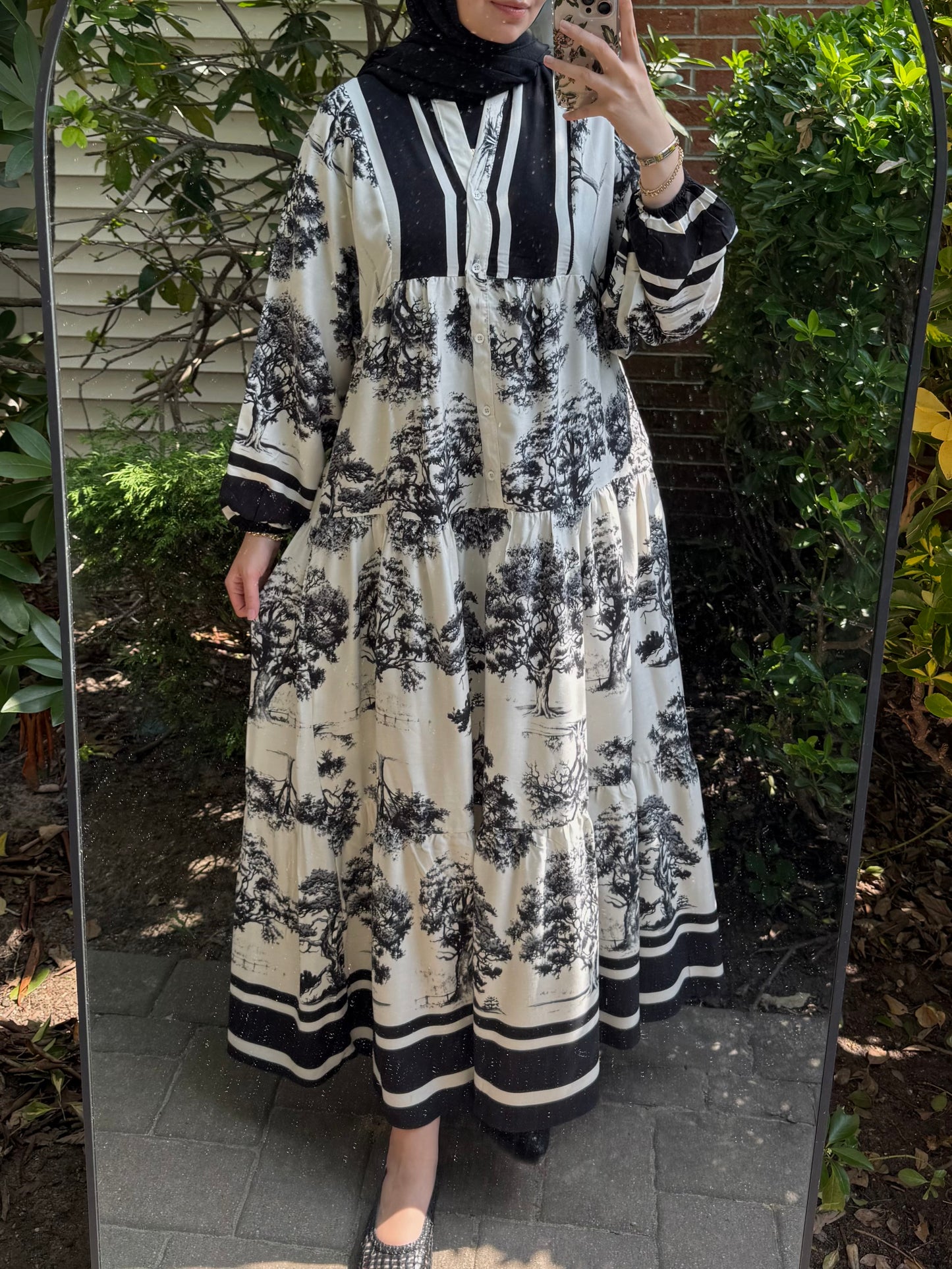 Pattern No:24 Noir Toile Elegance
