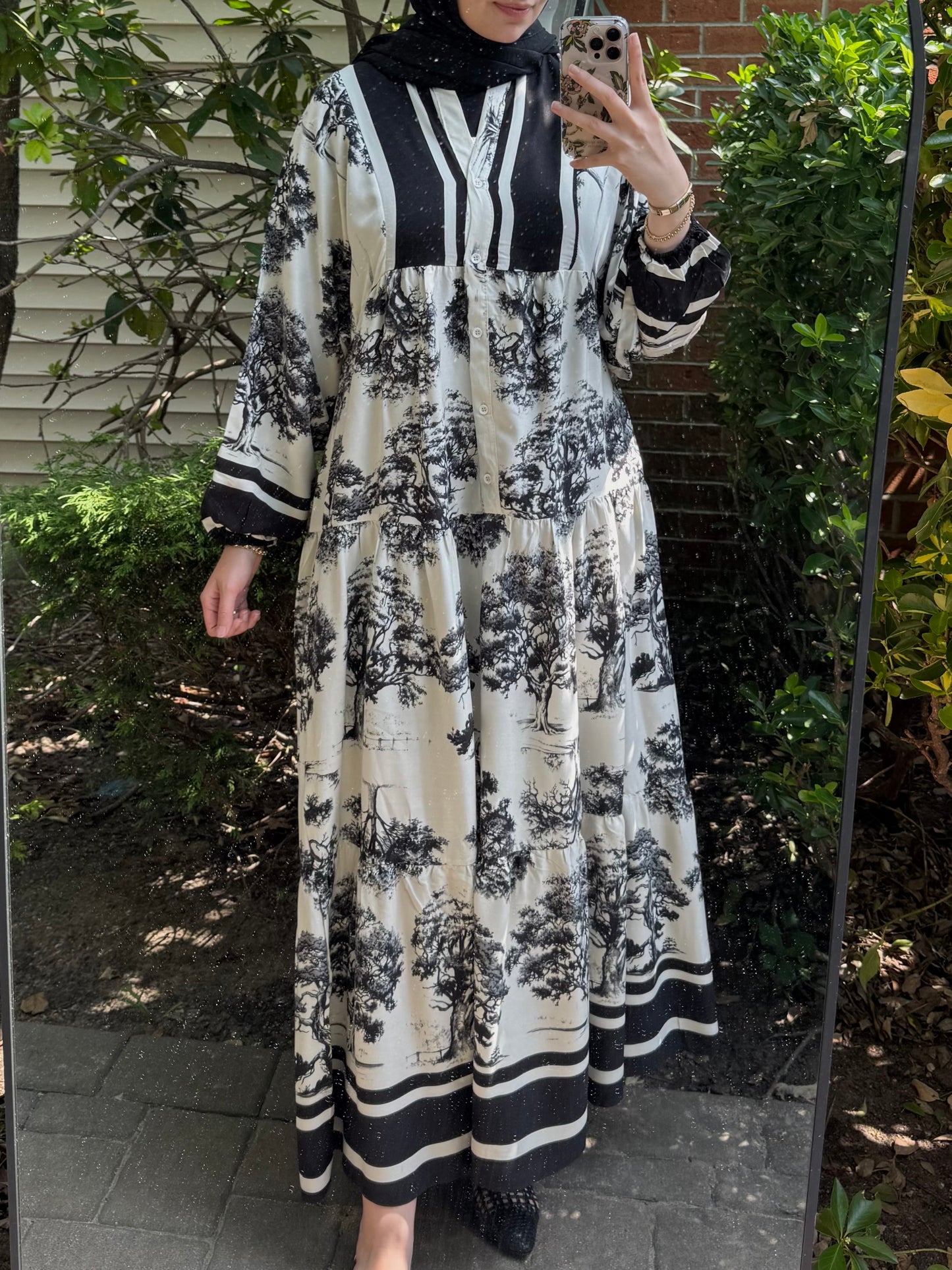 Pattern No:24 Noir Toile Elegance