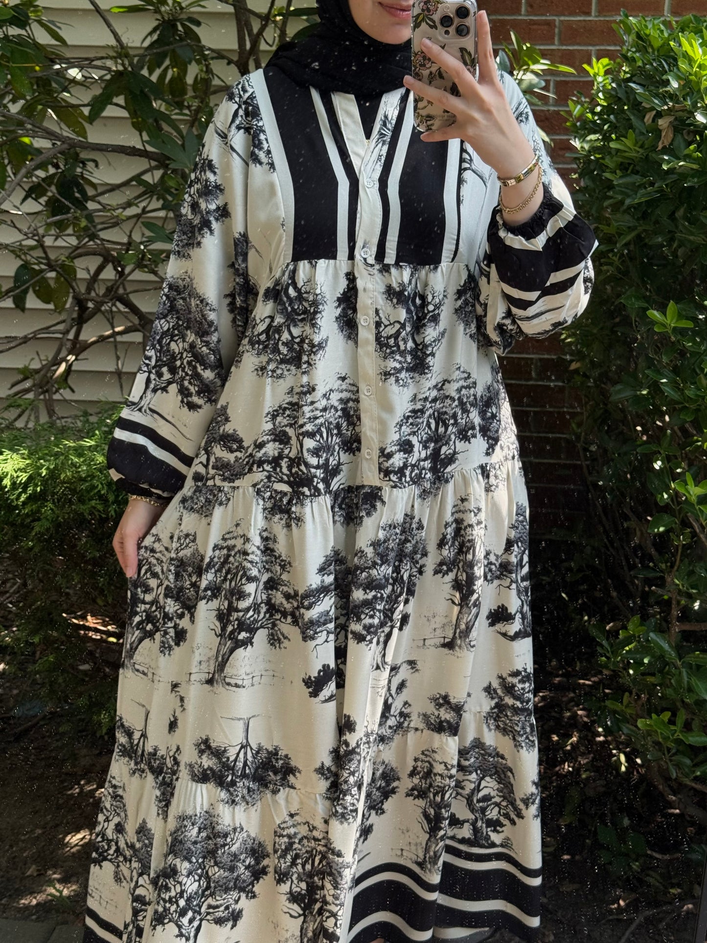 Pattern No:24 Noir Toile Elegance