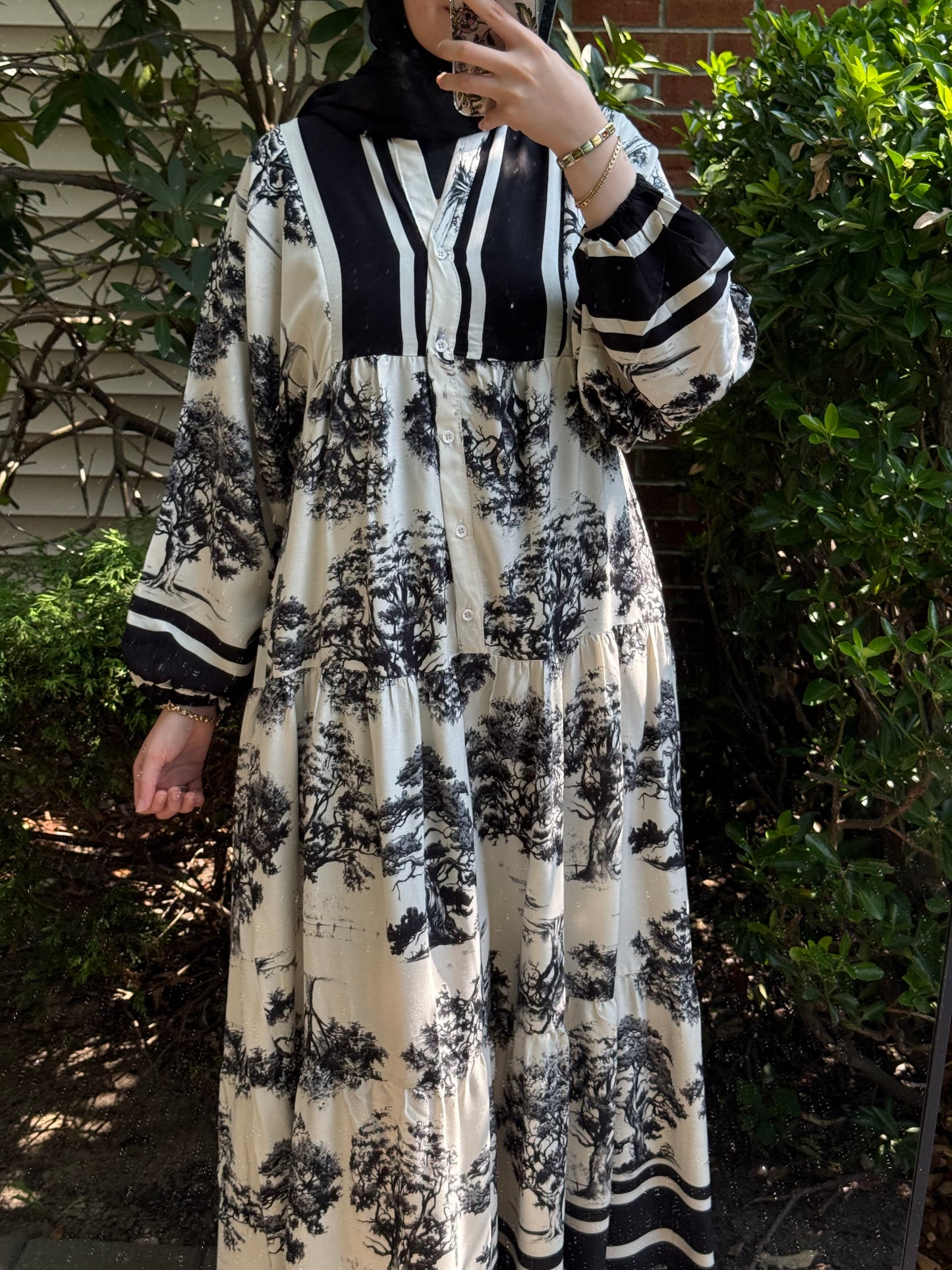 Pattern No:24 Noir Toile Elegance