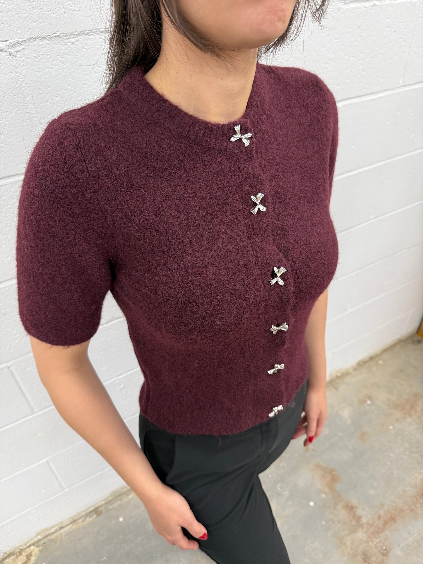 Crewneck Bow Button Knit Top V4865