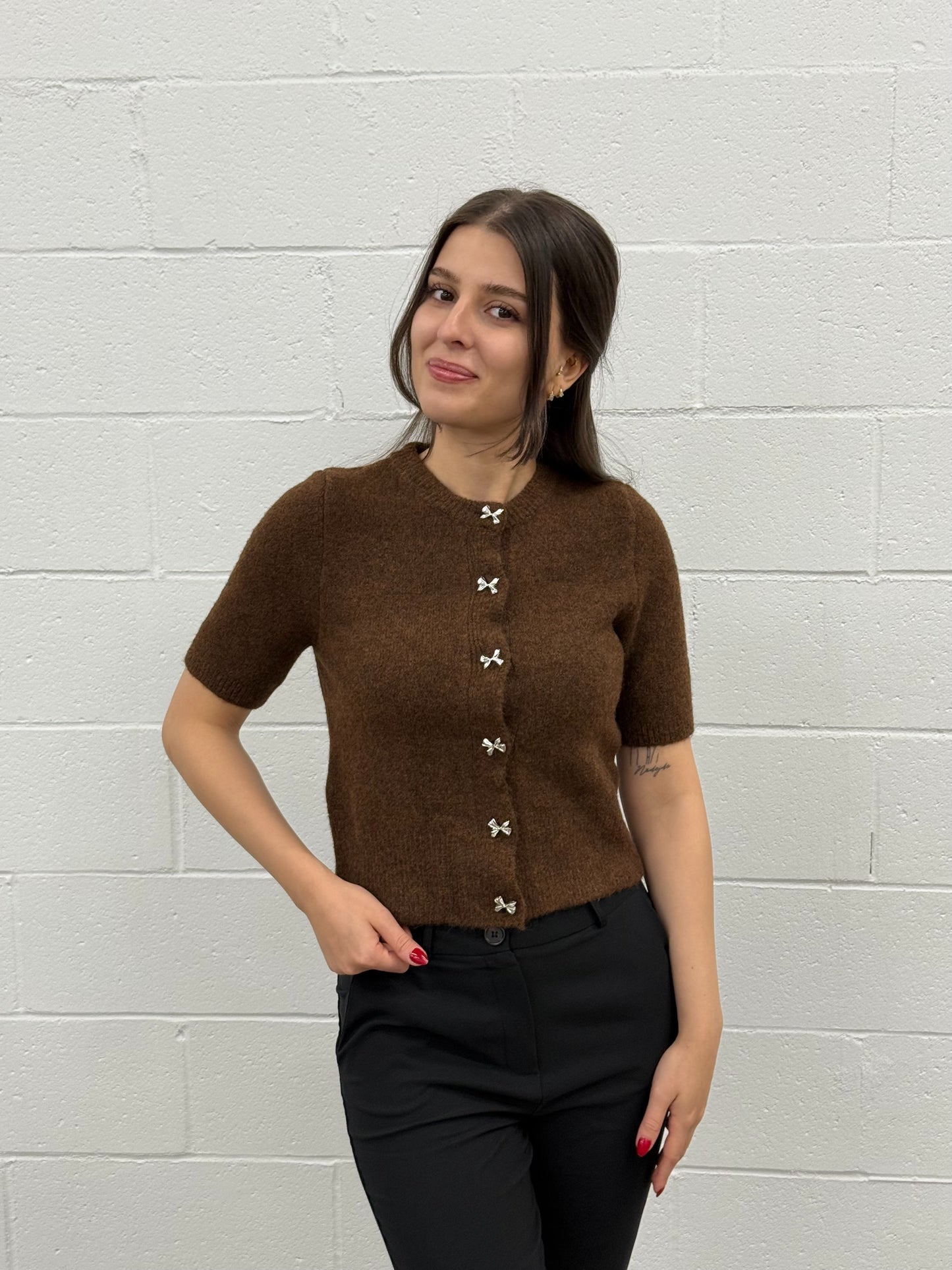 Crewneck Bow Button Knit Top V4865