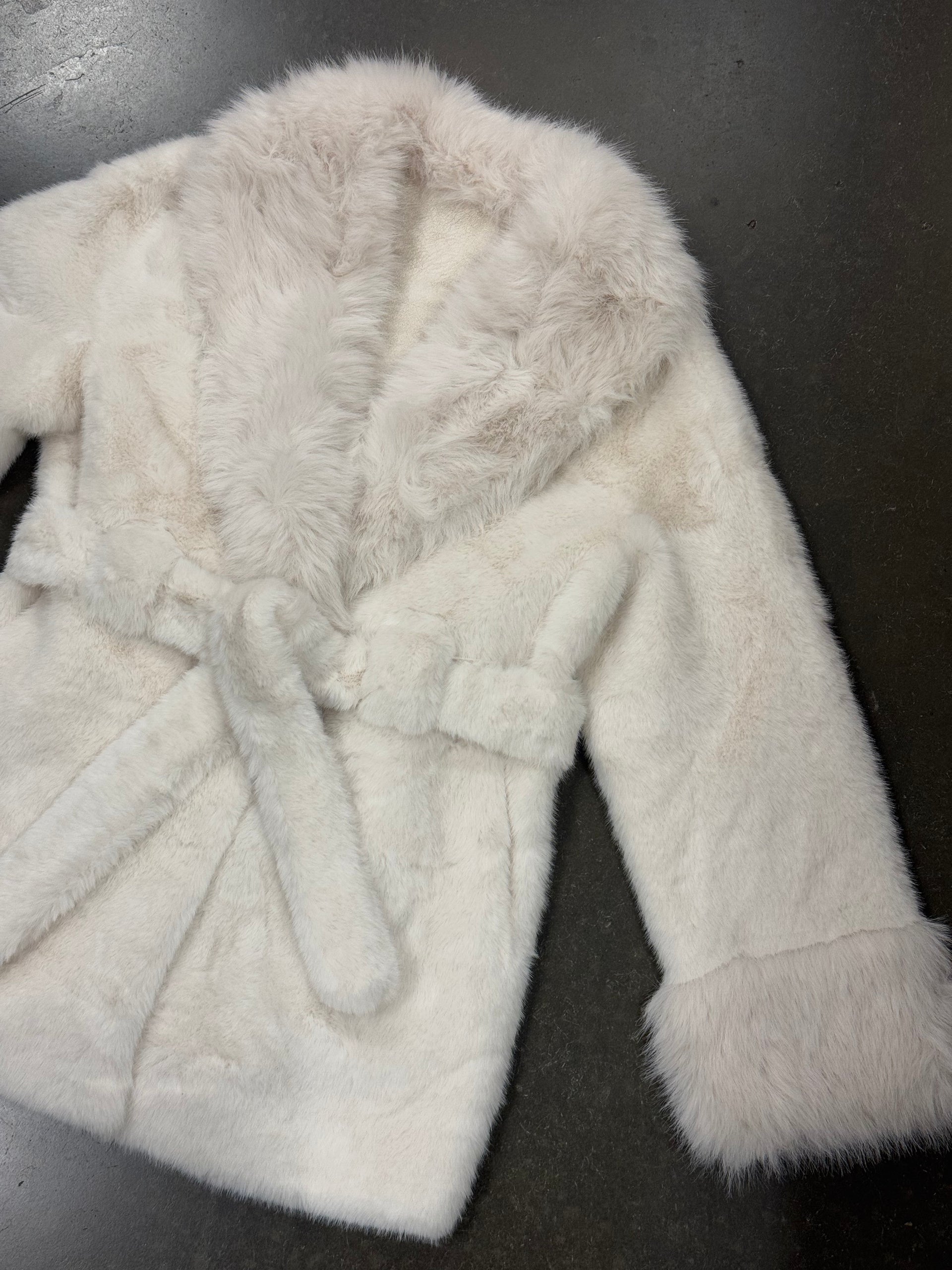 本日限定お値下げ ANDWANG White mix fake fur coat IMG_8408.heic?v=1733420444&