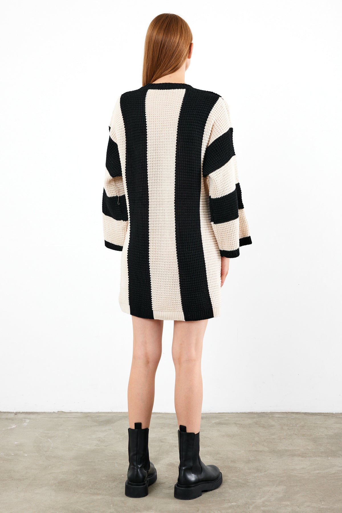 Spring Summer Italian Cotton Women's 50-s Princess Line Stripe Dress – FASHION BY INGA Spring Summer Italian Cotton Women's 50-s Princess Line Stripe Dress – FASHION BY INGA